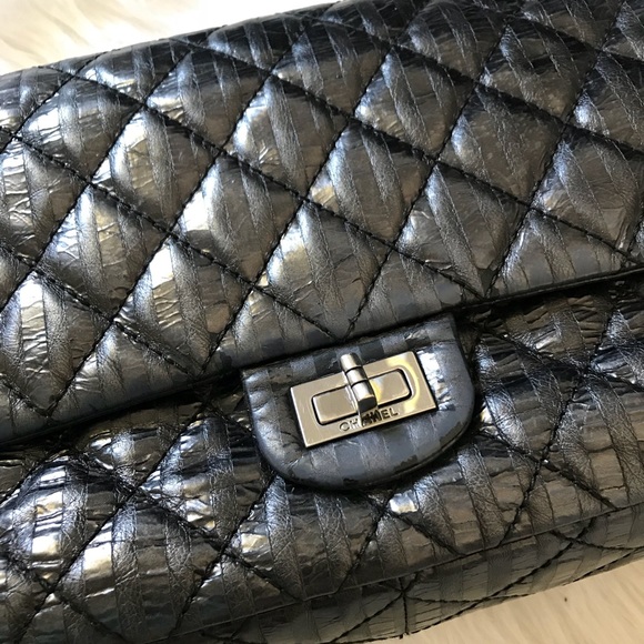 Chanel Grey Glazed Reissue 226 - Picture 4 of 8
